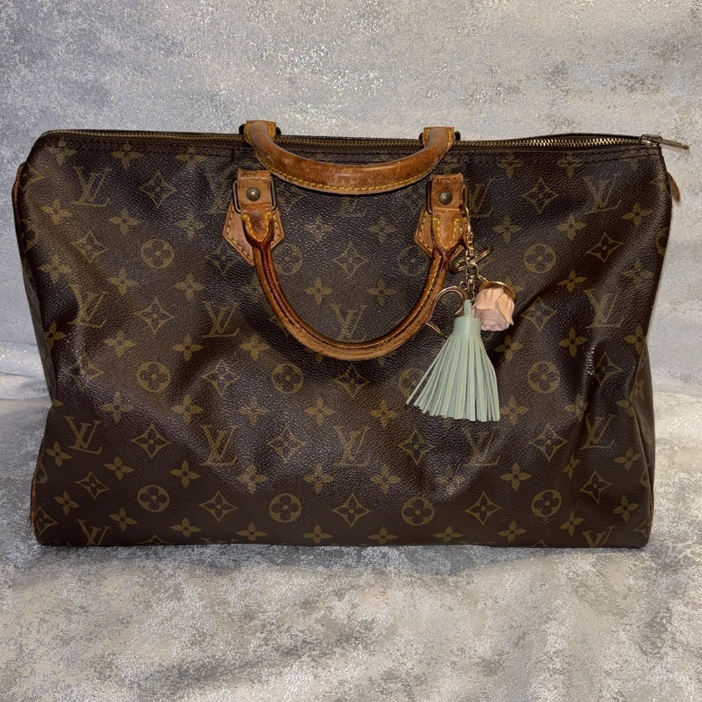 Authentic Louis Vuitton Speedy 40( retired ) my favorite❤️